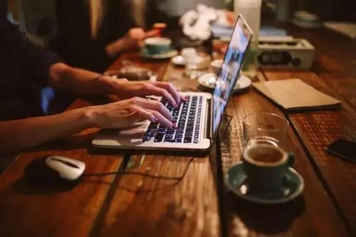 关于赚钱的励志句子文案