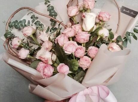 送女朋友鲜花的情话文案