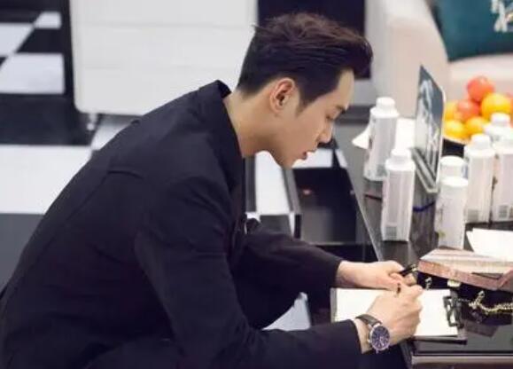 描写帅哥语句文案