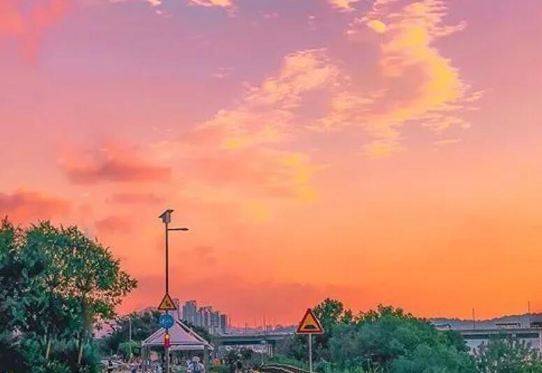 此时此刻的心情说说文案