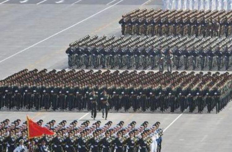 描写阅兵式壮观的句子文案