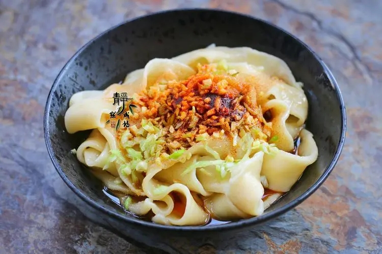 形容面条好吃的句子文案