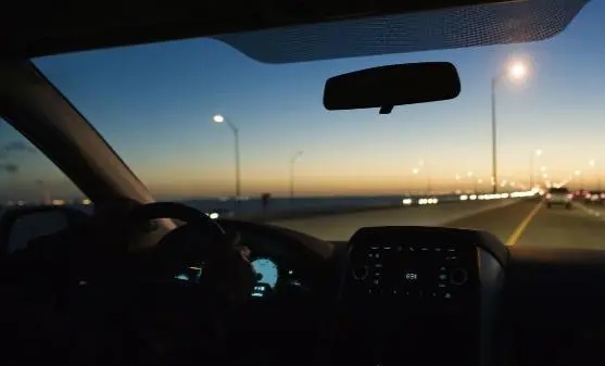 晚上开车的句子文案