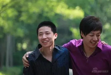 兄弟情幽默句子文案