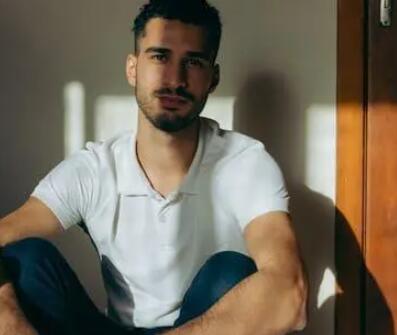 形容男人优秀的一段话