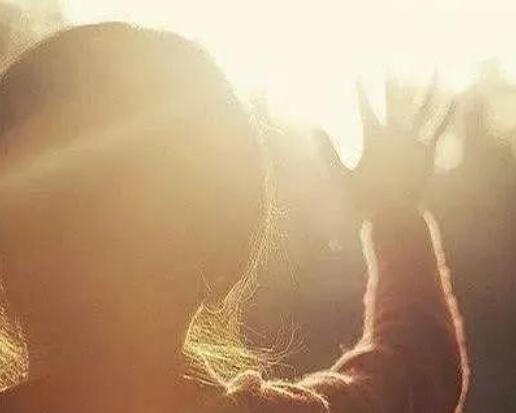 描写悲痛心情的句子文案