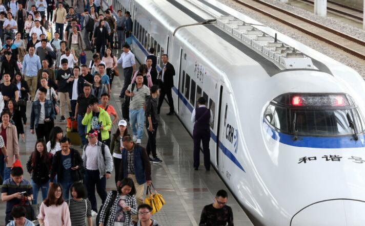 描写车站的好词好句文案