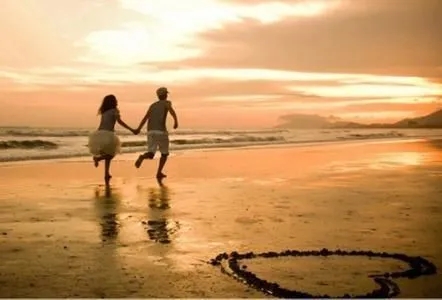 简短精辟的爱情句子文案