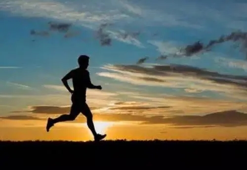 远离家乡出门奋斗的励志句子文案