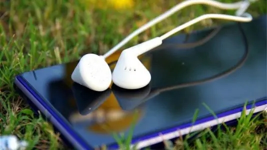 耳线的唯美句子文案