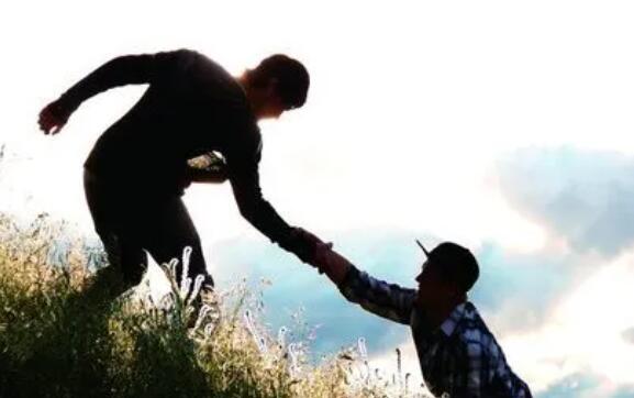 关于帮助人的名句文案