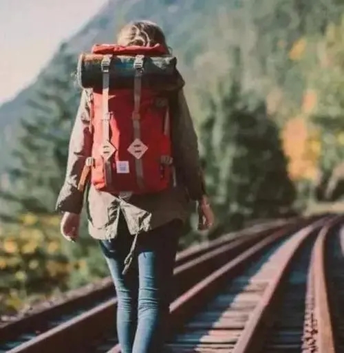 适合发说说旅行的句子文案