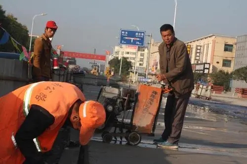 坚守岗位的幽默说说文案