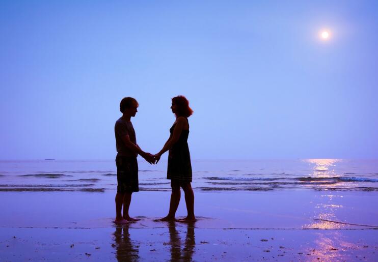 形容世界太小相遇的句子文案