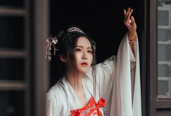 关于爱情的诗句文案唯美