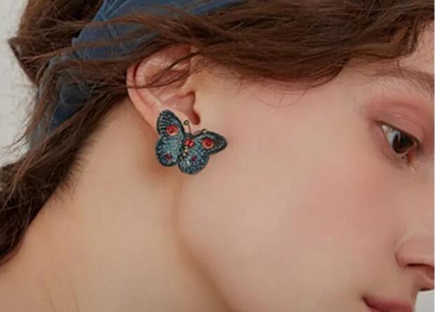 关于耳环的唯美短句