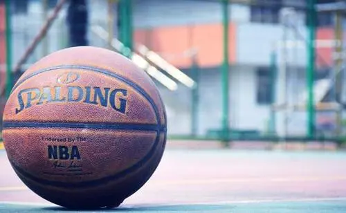 打篮球的伤感说说文案