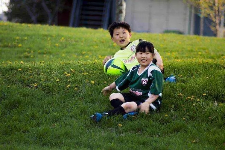 小哥两快乐成长的句子文案