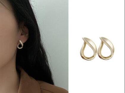 晒耳环发朋友圈