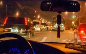 开车等人的说说文案