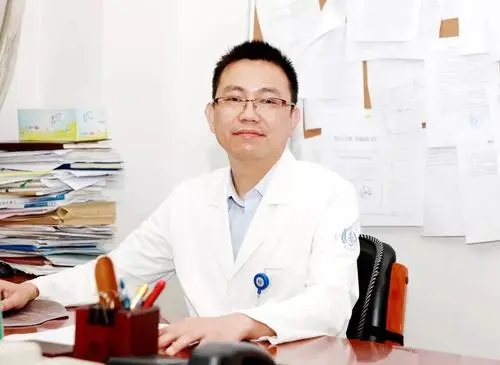 描写急诊医生的句子文案