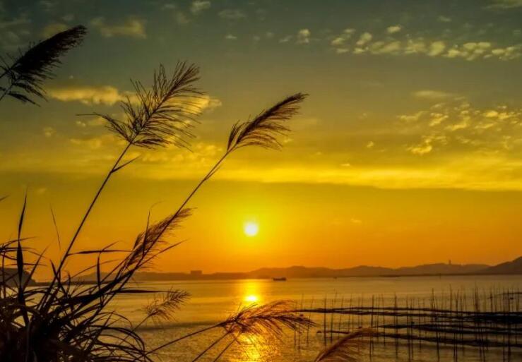 赞美晚霞的诗句文案李白