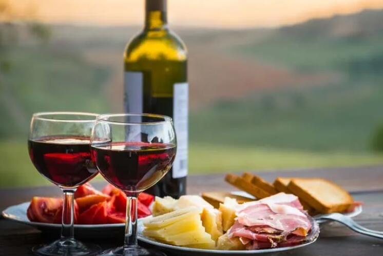 品红酒感悟人生的句子文案