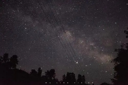 月亮和星辰的唯美句子文案