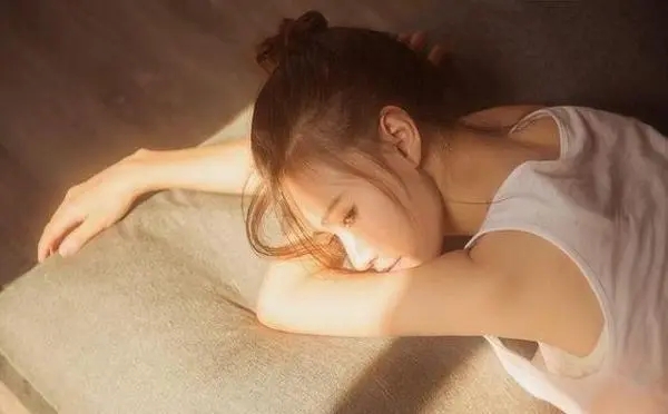 夸女人瘦的幽默句子文案