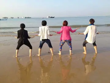 海边搞笑句子文案