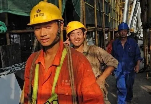 形容工地辛苦的句子文案