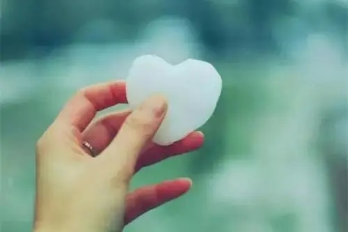 撩女孩子开心的话题