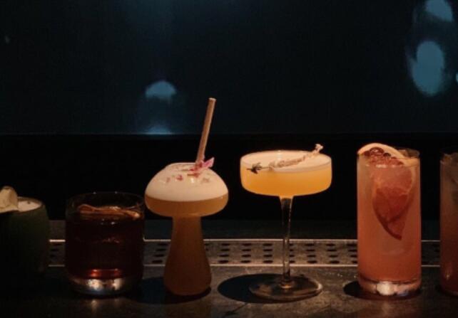 网易云扎心语录文案短句