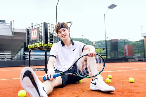 描写活力青春少年的句子文案