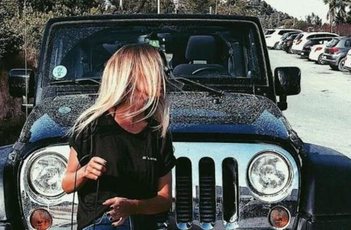 霸气伤感说说文案女生超拽冷酷