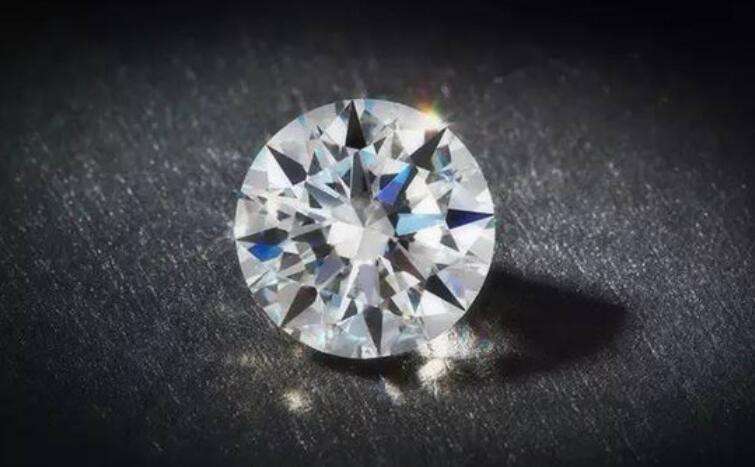 描写钻石的朋友圈文案