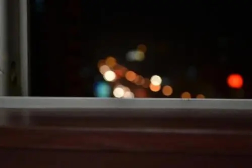 形容女人夜晚空虚寂寞的句子文案