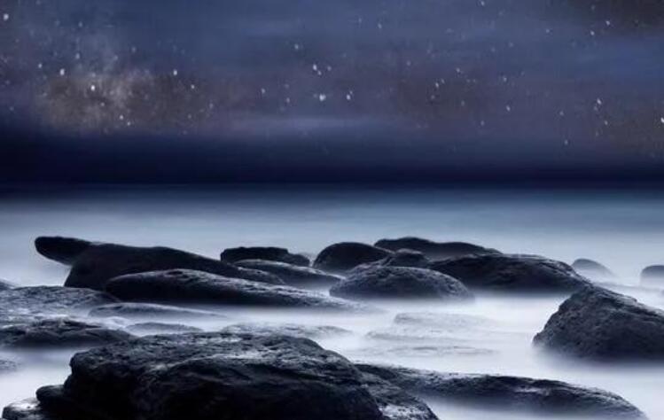 很扎心的经典句子文案