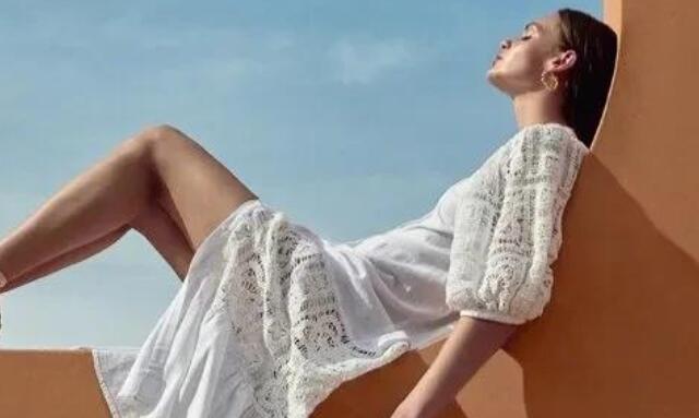 白色裙子的文案