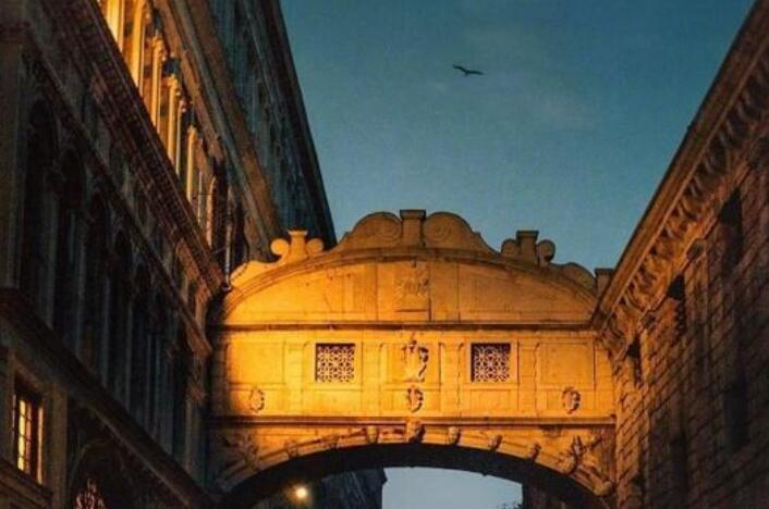 伤心到心碎的句子文案