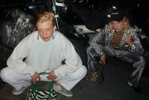 关于兄弟的句子文案超霸气