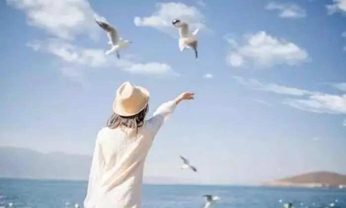 感慨女人不容易的说说文案