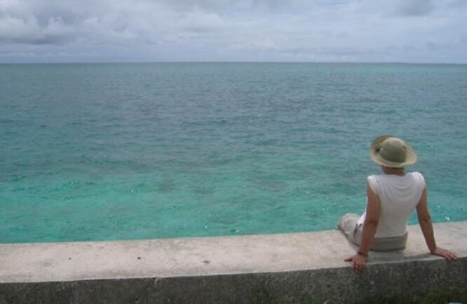 一个人必须坚强的句子文案