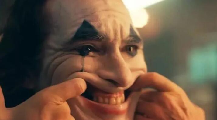 生活中扮演小丑的句子文案