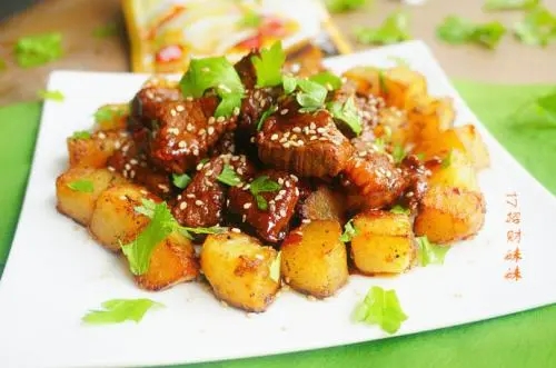 品尝美食心理活动描写的句子文案