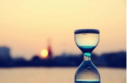 无聊的等待自拍说说文案