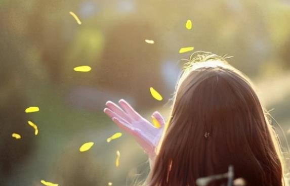 看淡一切无所谓的简短句子文案