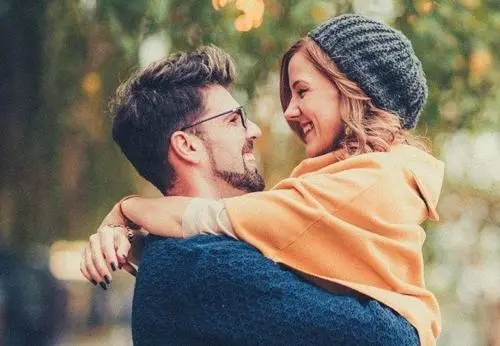 让女生开心的话