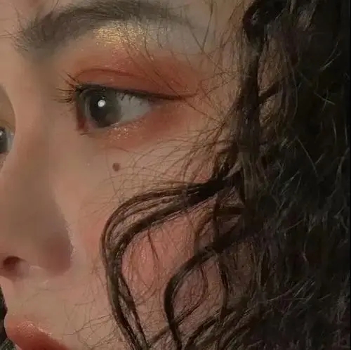 夸一个女人漂亮的句子文案