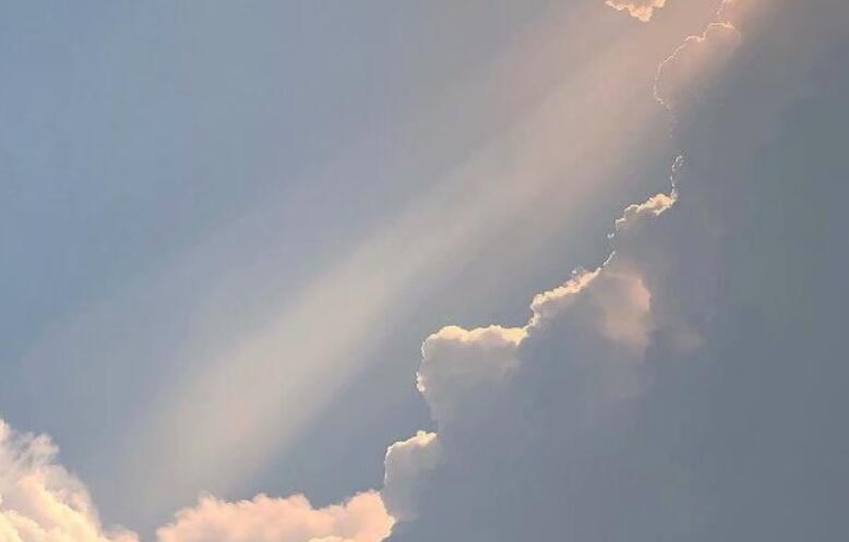 皮一点生日快乐的句子文案